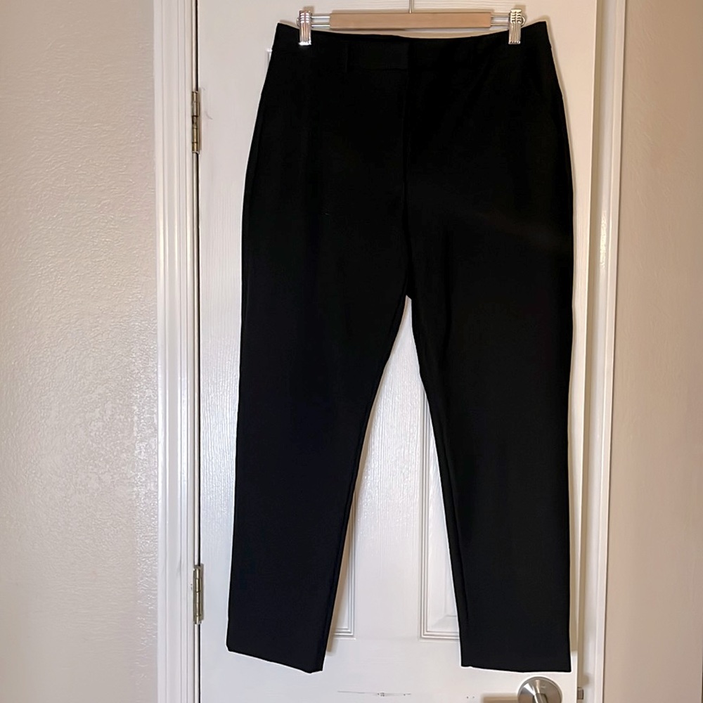 🤍🖤 White House Black Market Black Pants.